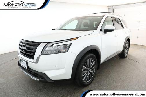 2025 Nissan Pathfinder SL 4WD