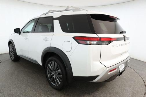 2025 Nissan Pathfinder SL 4WD