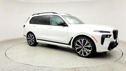 Mineral White Metallic 2023 BMW X7 M60i