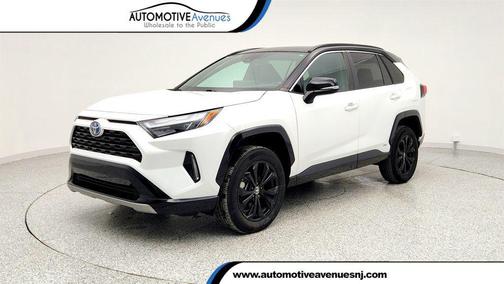 2023 Toyota RAV4 Hybrid SE