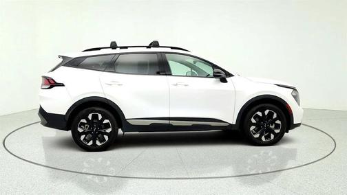 Glacial White Pearl 2023 Kia Sportage X-Line