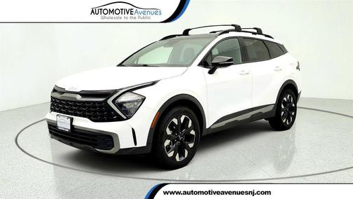 Glacial White Pearl 2023 Kia Sportage X-Line