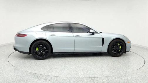 2020 Porsche Panamera 4