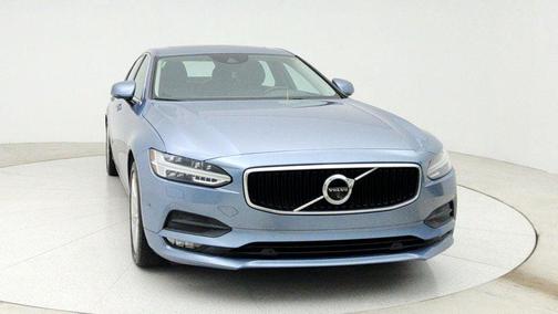 2018 Volvo S90 T6 Momentum