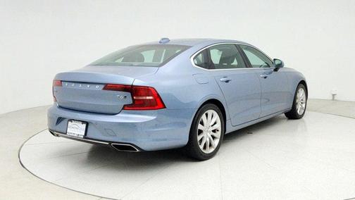 2018 Volvo S90 T6 Momentum