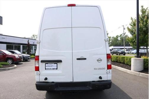 2021 Nissan NV Cargo NV2500 HD SV V8