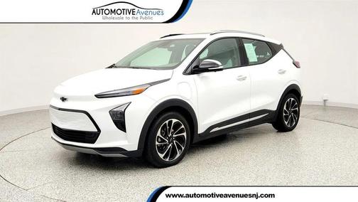 Summit White 2023 Chevrolet Bolt EUV FWD Premier
