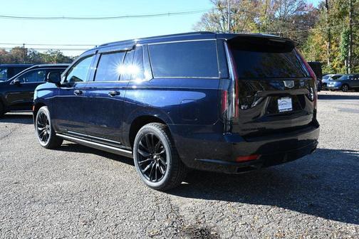 2022 Cadillac Escalade ESV Sport Platinum