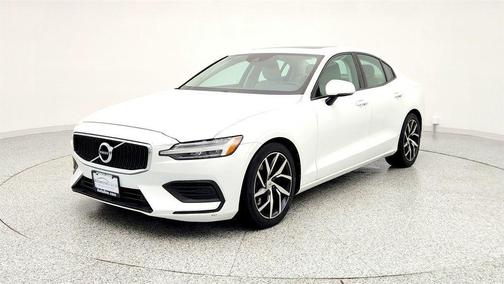 2019 Volvo S60 T6 Momentum