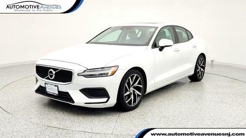 2019 Volvo S60 T6 Momentum