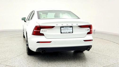 2019 Volvo S60 T6 Momentum