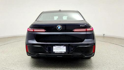 Carbon Black Metallic 2023 BMW 740 i
