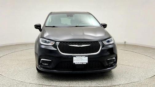 Brilliant Black Crystal Pearlcoat 2022 Chrysler Pacifica Hybrid Touring L