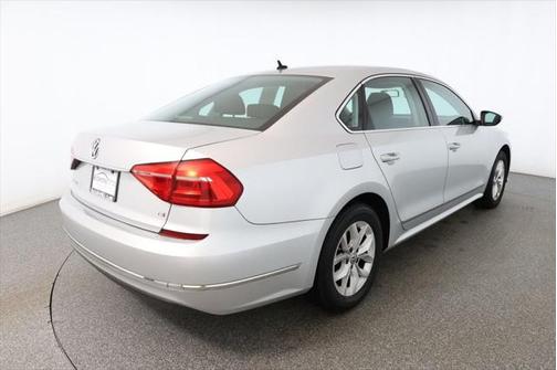 2016 Volkswagen Passat 1.8T S