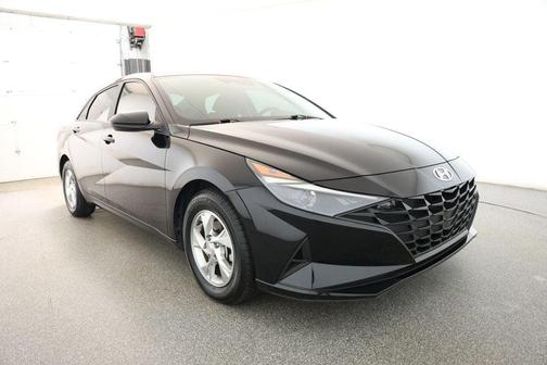 2023 Hyundai ELANTRA SE