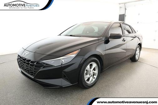 2023 Hyundai ELANTRA SE