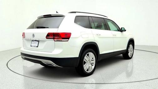 Platinum Gray Metallic 2020 Volkswagen Atlas 2.0T SE