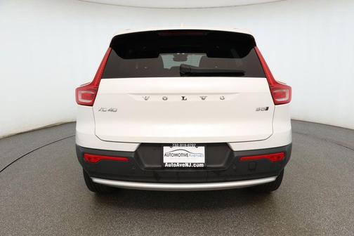 2023 Volvo XC40 B5 Plus Bright Theme