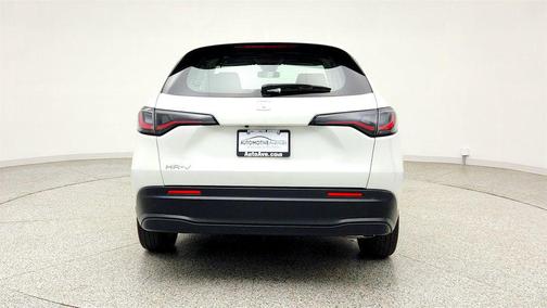 Platinum White Pearl 2023 Honda HR-V LX