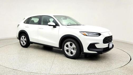 Platinum White Pearl 2023 Honda HR-V LX