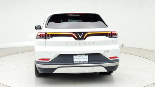 2023 VinFast VF 8 Eco AWD 82 kWh