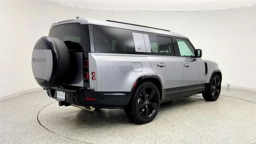 2024 Land Rover Defender 130 P400 X-Dynamic SE