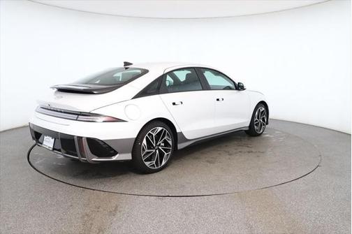 2025 Hyundai IONIQ 6 SEL