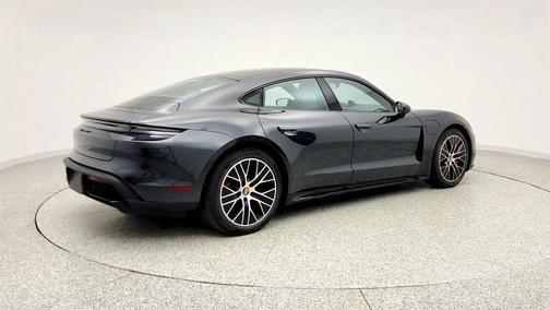 2022 Porsche Taycan GTS