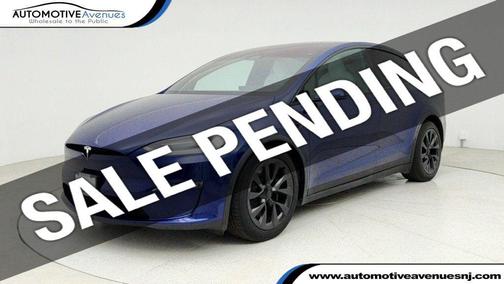 2022 Tesla Model X AWD with White & Black Premium Interior