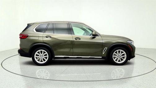 Manhattan Green Metallic 2021 BMW X5 sDrive40i
