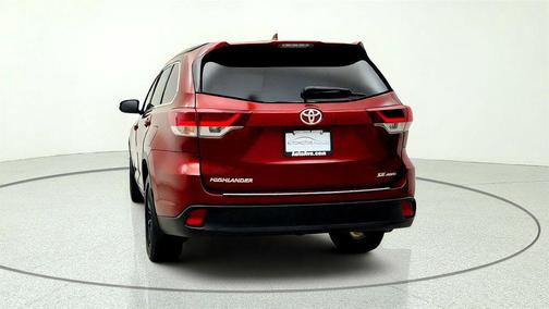 Salsa Red Pearl 2019 Toyota Highlander SE