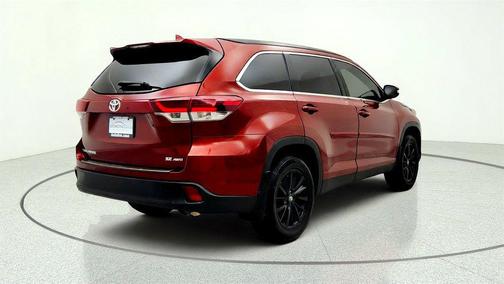 Salsa Red Pearl 2019 Toyota Highlander SE