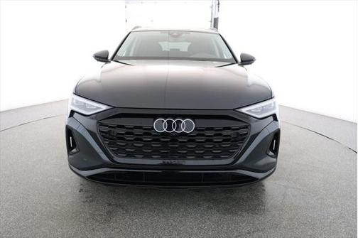 2024 Audi Q8 e-tron Premium Plus