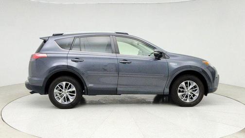 2017 Toyota RAV4 Hybrid XLE
