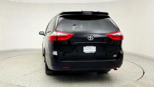 2020 Toyota Sienna XLE Premium