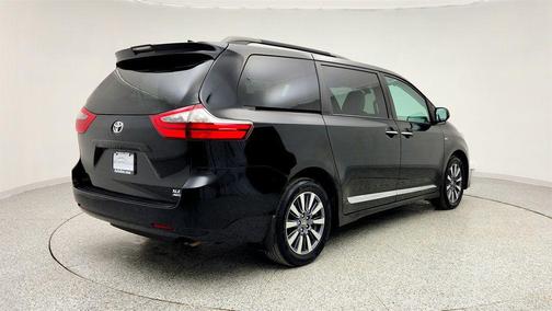 2020 Toyota Sienna XLE Premium