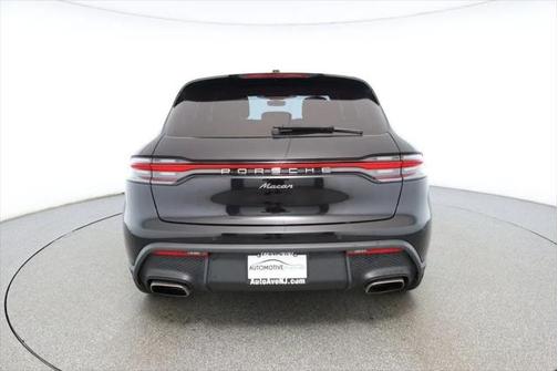 2022 Porsche Macan Base