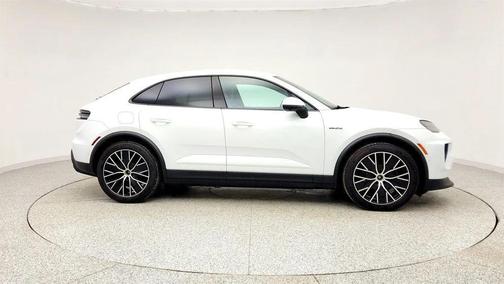 2025 Porsche Macan 4