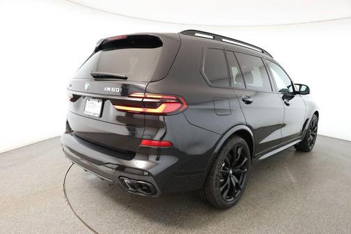 2024 BMW X7 M60i