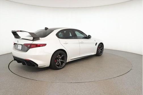2019 Alfa Romeo Giulia Quadrifoglio