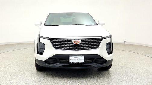 Crystal White Tricoat 2024 Cadillac XT4 Luxury