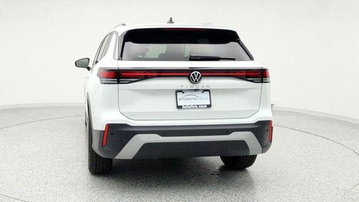 2025 Volkswagen Tiguan 2.0T SE