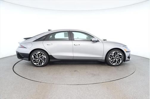 2025 Hyundai IONIQ 6 SEL