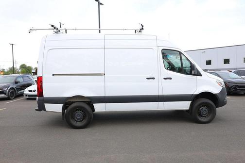 Arctic White 2022 Mercedes-Benz Sprinter 2500 High Roof