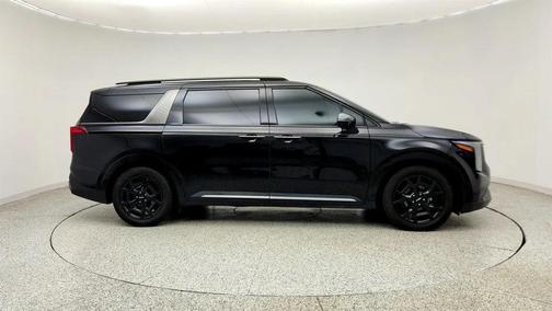 Aurora Black Pearl 2025 Kia Carnival SX
