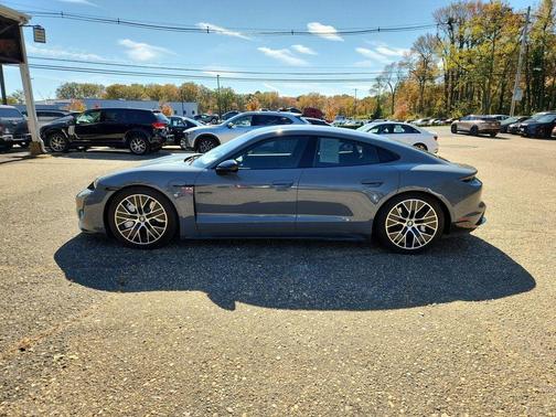 2020 Porsche Taycan Turbo