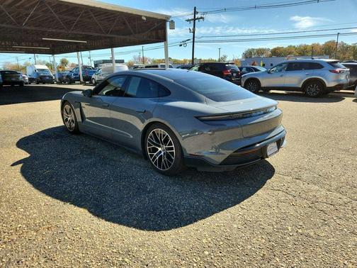 2020 Porsche Taycan Turbo