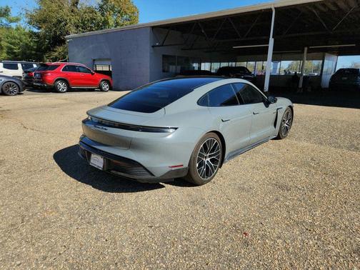 2020 Porsche Taycan Turbo