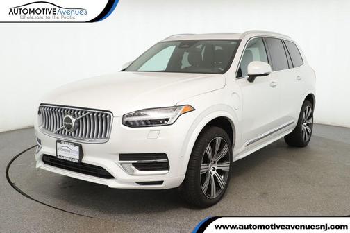 2023 Volvo XC90 Recharge Plug-In Hybrid T8 Plus Bright Theme 7-Seater