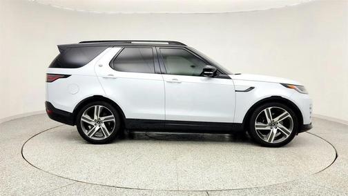 2023 Land Rover Discovery P360 Metropolitan Edition